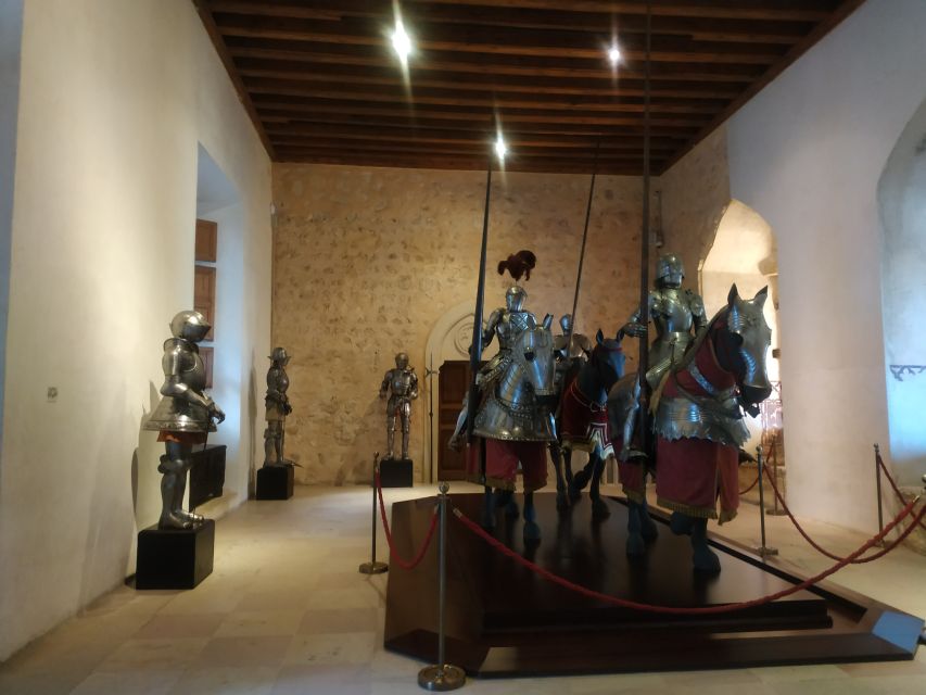 Segovia: Guided Walking Tour with Alcázar Entry - Entering the Alcázar of Segovia: the rooms, the rulers, and why it’s special