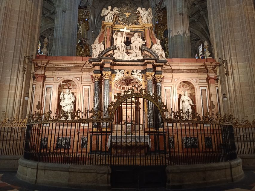 Segovia: Guided Walking Tour with Cathedral & Alcázar Entry - Price and Value: Why $32 Works for This 2.5-Hour Format