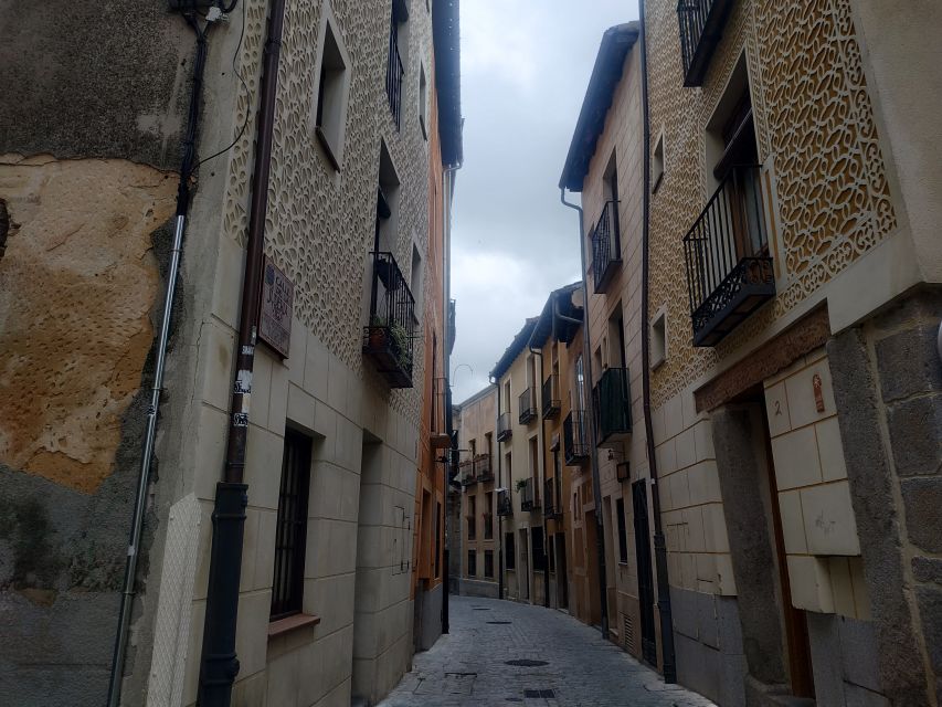 Segovia: Guided Walking Tour with Cathedral & Alcázar Entry - Who This Tour Fits Best (and Who Might Want a Different Plan)