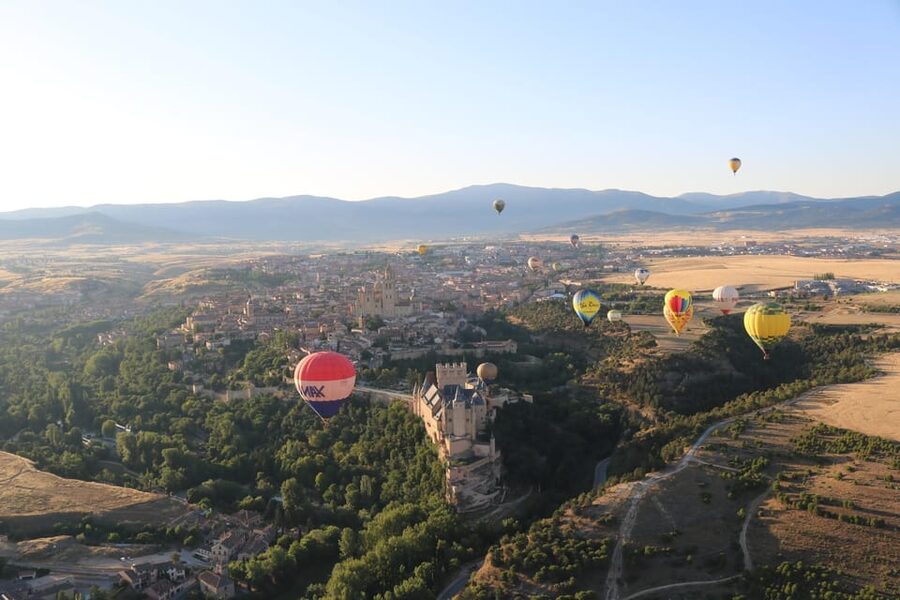 Segovia: Hot Air Balloon Flight with Picnic and Cava - After landing: breakfast, Cava toast, and the flight certificate moment
