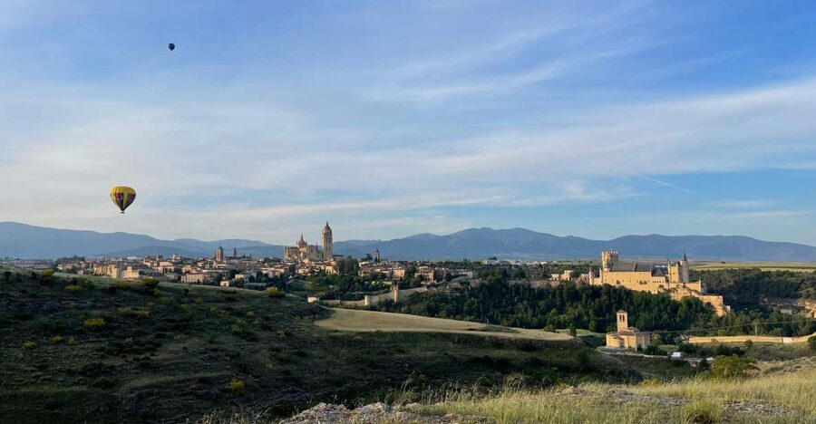 Segovia: Hot-air balloon ride with cava toast - Segovia From the Sky: Why Sunrise Feels Different Here