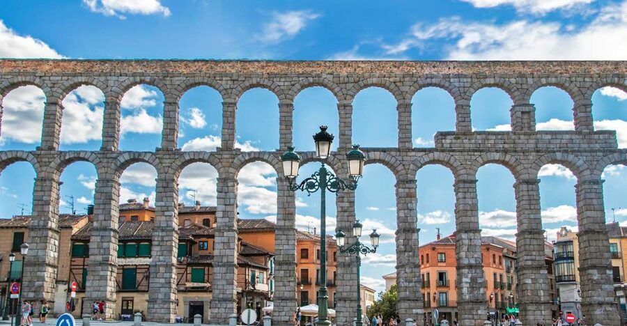 Segovia - Old Town tour including Castle visit - A guide can make or break Segovia