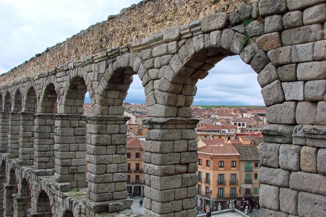 Segovia Private 5 hours Tour from Madrid with Hotel Pick up - Calle Real de Segovia: The Historic Walk Toward the Big Icons
