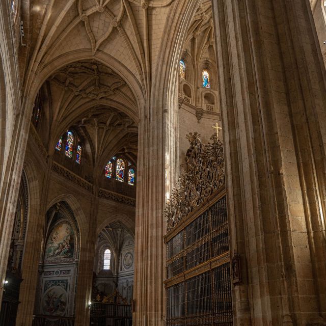 Segovia: Private City Walking Tour with Alcázar of Segovia - Inside the Alcázar of Segovia: Royal Halls and Fortress Atmosphere