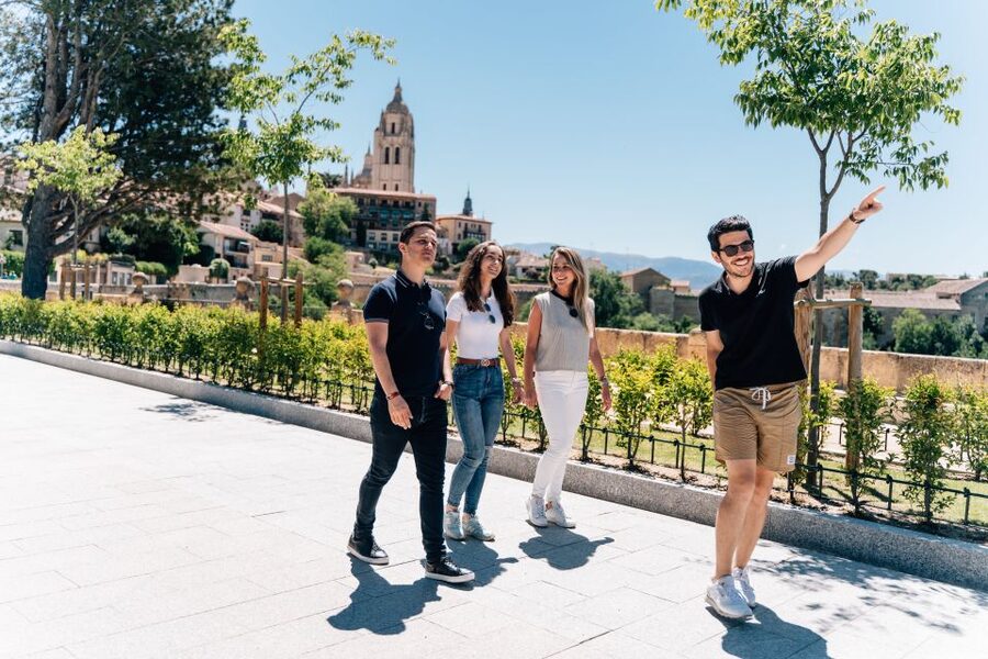 Segovia Private Guided Visit & Alcazar with High Speed Train - FAQ