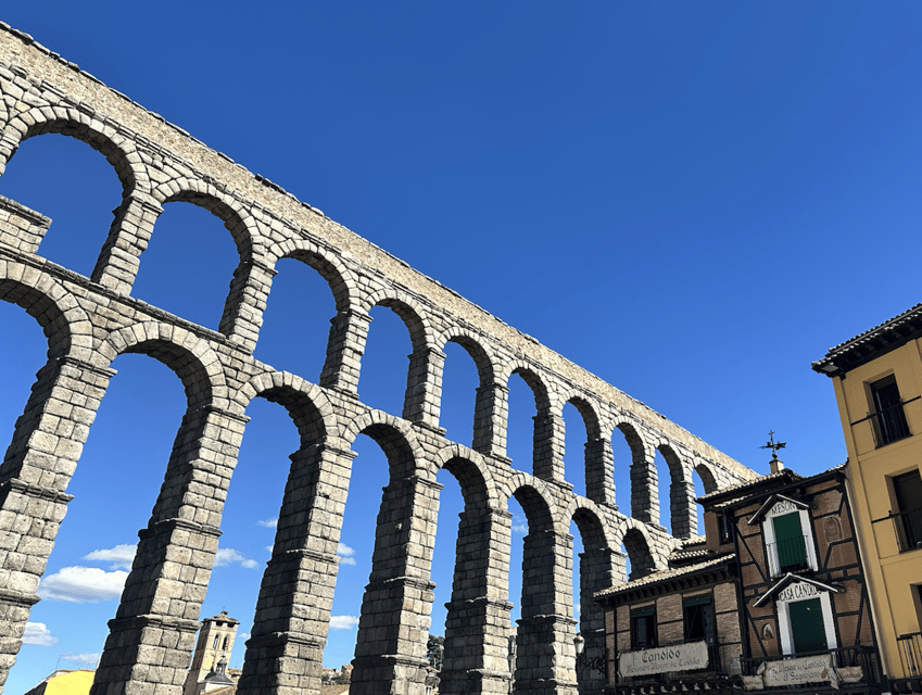 Segovia: private tour with Alcazar, Cathedral and wine tasting - Where You Meet: Starting at the Visitor Center by Plaza de Azoguejo