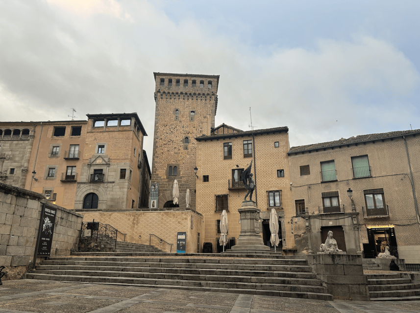 Segovia: private tour with Alcazar, Cathedral and wine tasting - Ending With Free Time: How to Use It Well