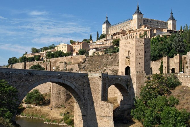 Segovia & Toledo Day Trip from Madrid with Alcázar & Cathedral - Coach comfort and timing: what to expect when the day feels rushed