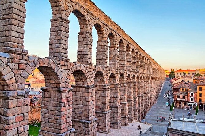 Segovia Tour with Guided Walking Tour Included - Bilingual guide and pacing: what you’ll feel on the ground