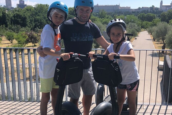 Segway tour in the green area: Madrid Río - Sliding down to the Bridge of the King and the Casa de Campo connection