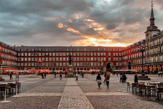 Self-Guided Audio Tour - Ghosts of Madrid: History and terror - Tips to make the tour creepier (without making it harder)