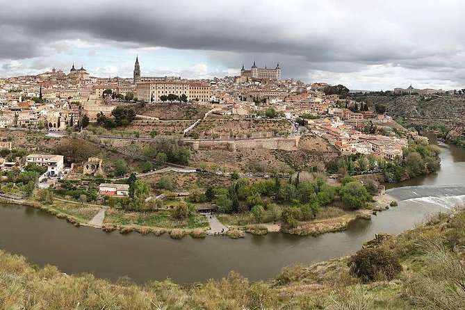 Self-Guided Toledo Day Trip from Madrid with Panoramic Train - The walking rhythm that connects Toledo’s three faiths