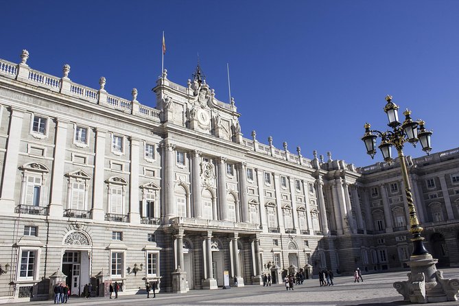 Skip-the-line Madrid Royal Palace with tapas tasting & Retiro Park - Walking pace, group size, and the “navigate on your own” part