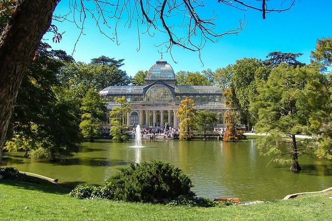 Skip-the-line Madrid Royal Palace with tapas tasting & Retiro Park - Who should book this Madrid palace + Retiro tour?