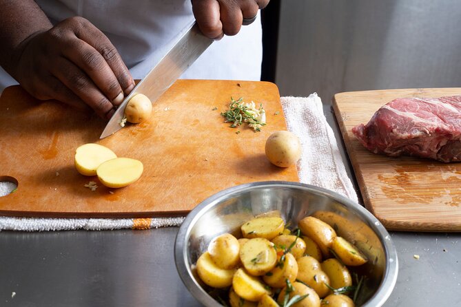 Spanish Tapas Cooking Class + Unlimited Wine (6-Course Meal) - Unlimited wine pairing: how the included pours change the meal