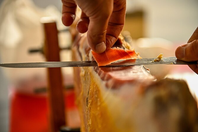 Spanish Tapas Cooking Class + Unlimited Wine (6-Course Meal) - Who this tapas class suits best
