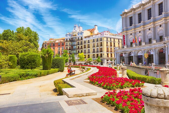 Surfing Madrid: From the Palace to the Tavern Private Tour - The Moorish Wall: a quick history lesson you can point to