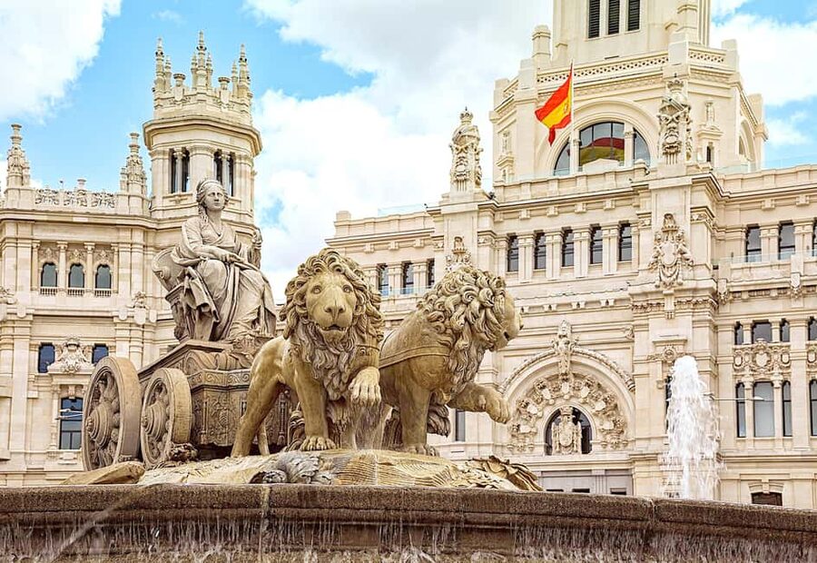 The Most Complete Tour of Madrid: Austrias, Cathedral, Palace - Local Guides - Key points that make this tour worth your time