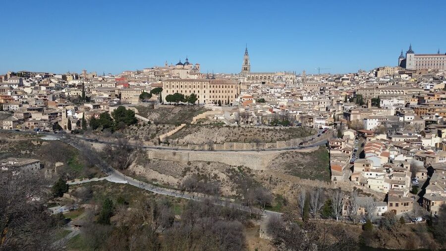 Toledo: 3-Hour Private Walking Tour - Private group pace: why Manuel and Paula-style guiding stands out