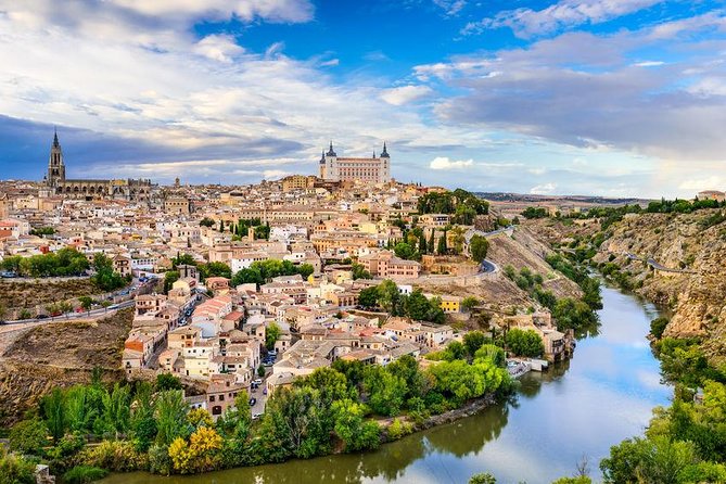Toledo and Segovia with Priority Access to Alcazar of Segovia from Madrid - Segovia drink and tapa: the one easy win in the middle of a busy day