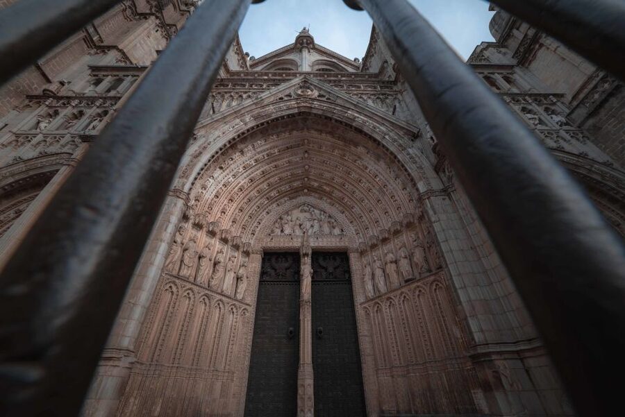 Toledo: Cathedral Tour with a Local Guide - Entering one of Spain’s biggest Gothic cathedrals