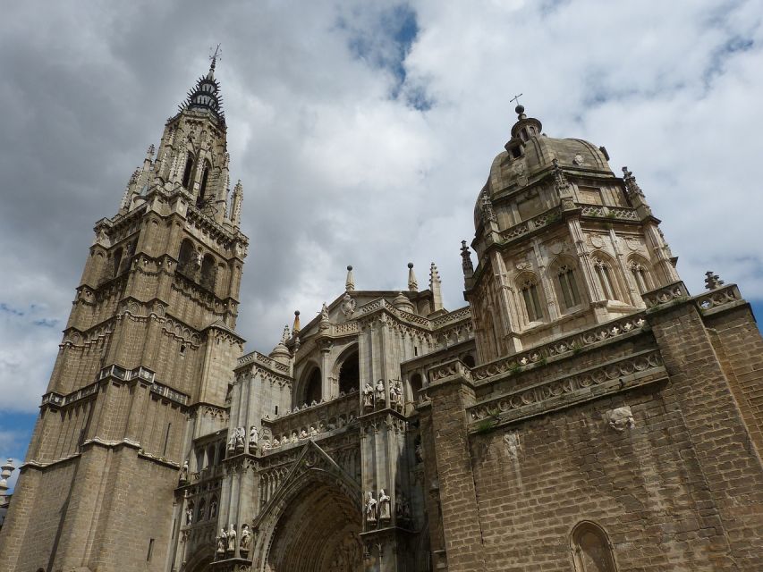 Toledo: Guided Walking Tour with Cathedral Ticket and Tour - Inside the Primate Cathedral: the “Rich Toledo” experience, structured for your attention