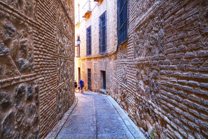 Toledo Half Day Tour From Madrid - The guided walking tour: from Plaza de Zocodover to the Gothic Cathedral