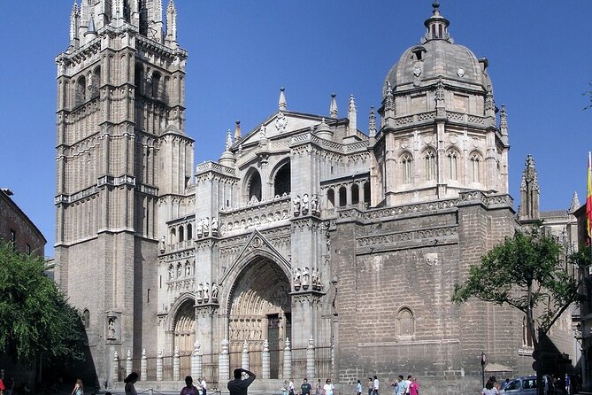 Toledo Half Day Tour with Cathedral, St Tome Church & Synagoge - How the VIP coach ride from Madrid sets the tone