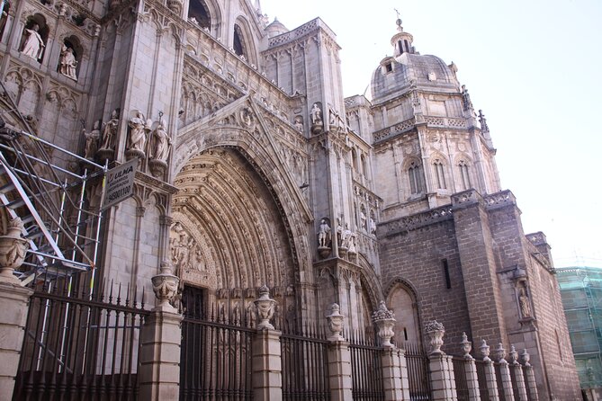 Toledo Half Day Tour with Cathedral, St Tome Church & Synagoge - Shoes, hills, and why “half-day” still means work