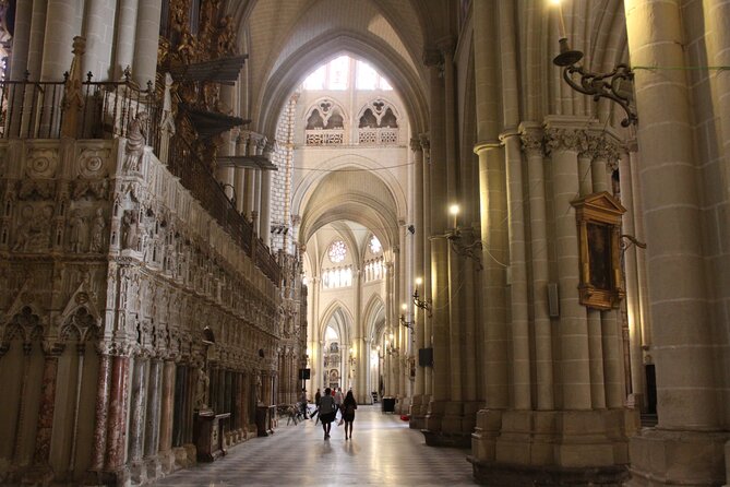 Toledo Half Day Tour with Cathedral, St Tome Church & Synagoge - Zocodover and the Tuesday market tradition you’ll hear right away