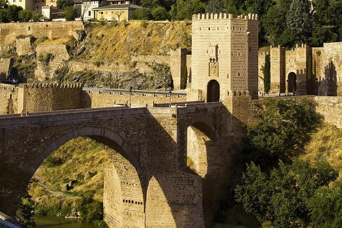 Toledo Half-Day Tour with St Tome Church & Synagoge from Madrid - Leaving Madrid in comfort: Wi‑Fi bus, easy start, and real structure