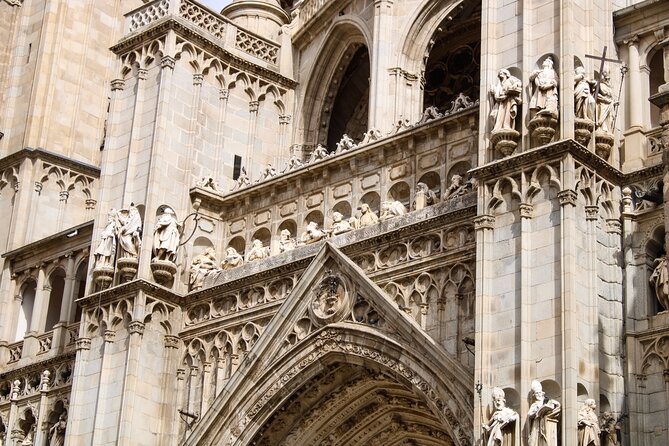 Toledo Historical Small Group Tour with Cathedral & Monuments - What to do about lunch, comfort, and your walking pace