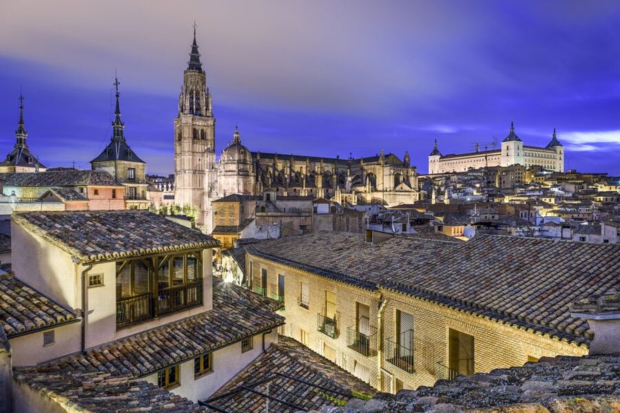 Toledo: History of the Three Cultures Guided Walking Tour - Toledo Cathedral: more than a postcard building