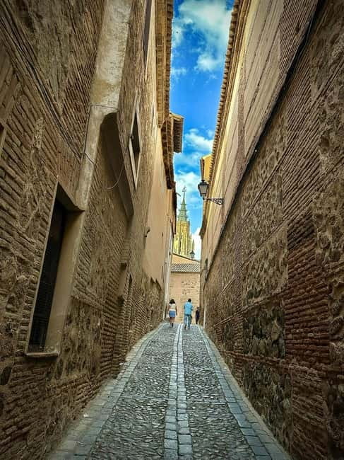 Toledo Mágico, the original night tour: mystery, curiosities, and secrets. - Hidden Corners: How the Tour Keeps the City Off the Usual Map