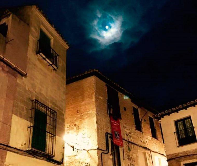 Toledo: Mysteries and Secrets Tour in Spanish - Why Toledo’s Mysteries Tour Feels Different Than a Usual Night Walk