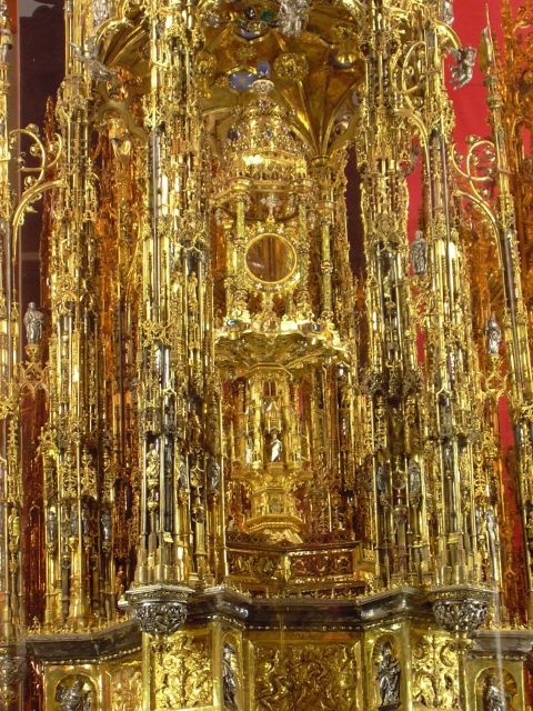 Toledo: Private Monuments Walking Tour with Monument Entry - Why Toledo’s monument walk feels special in 3 hours