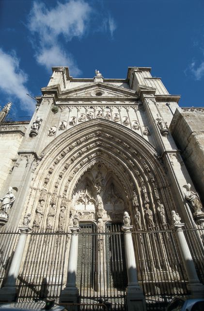 Toledo: Private Monuments Walking Tour with Monument Entry - Price and value: what $426 per group (up to 2) buys you