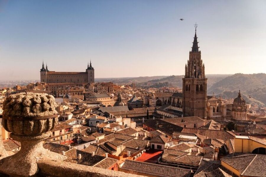 Toledo: Private tour with an official guide - Walking route rhythm: monuments, museum exteriors, and smart stops