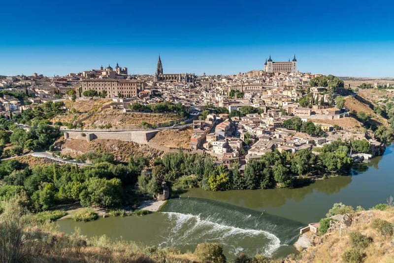 Toledo: Private Walking Tour with 7 Monument Tickets - Toledo’s Walking Loop: How the City Tells Its Story