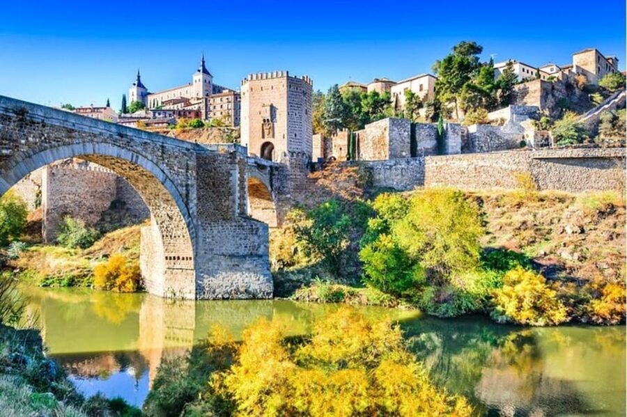 Toledo : Private Walking Tour with a Pro guide - San Juan de los Reyes Monastery: a focused visit, not a rushed stop