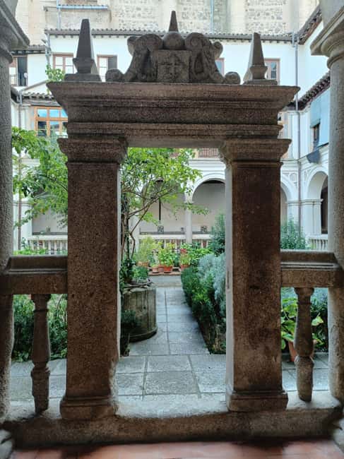 Toledo: Ruta de Conventos con degustación de mazapán y vino - Where Mazapán Fits Into Toledo (Instead of Just Being a Treat)