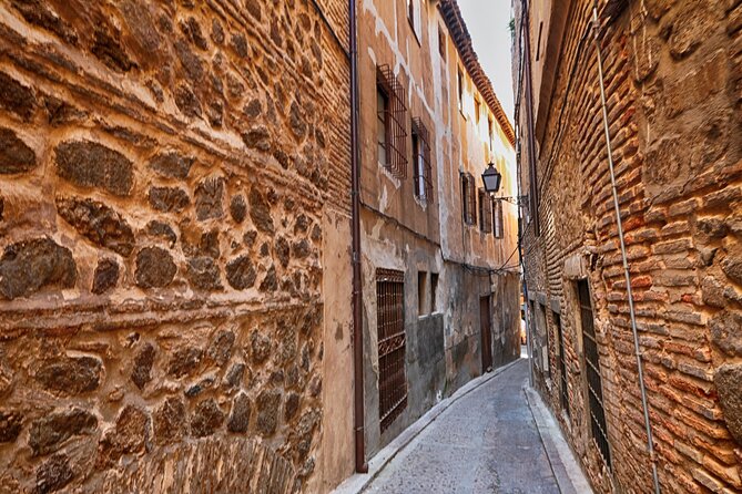 Toledo Scavenger Hunt and Highlights Self-Guided Tour - Key highlights you’ll actually use