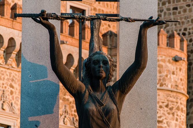 Toledo Scavenger Hunt and Highlights Self-Guided Tour - Plaza de Zocodover start: the easiest way to begin in Toledo