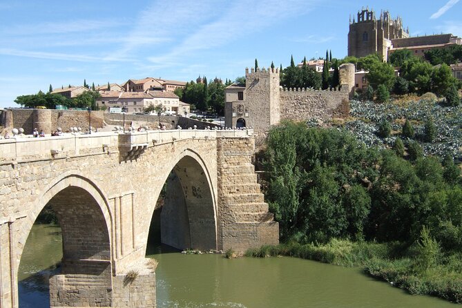 Toledo Scavenger Hunt and Highlights Self-Guided Tour - Learning local facts and legends while you walk