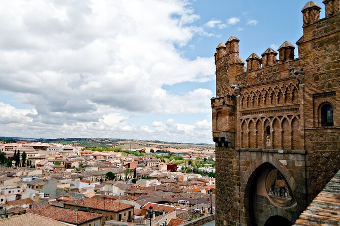 Toledo Scavenger Hunt and Highlights Self-Guided Tour - Language options: play in your comfort zone
