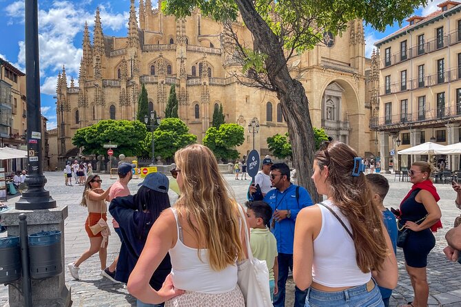 Toledo & Segovia Tour with Cathedral and Alcazar Tickets & Lunch - Damasquinado workshop in Toledo: what the sword-and-jewelry stop really adds