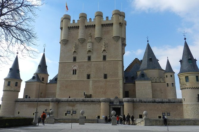 Toledo & Segovia Tour with Cathedral and Alcazar Tickets & Lunch - El Alcázar of Segovia: the boat-shaped fortress you can actually enter