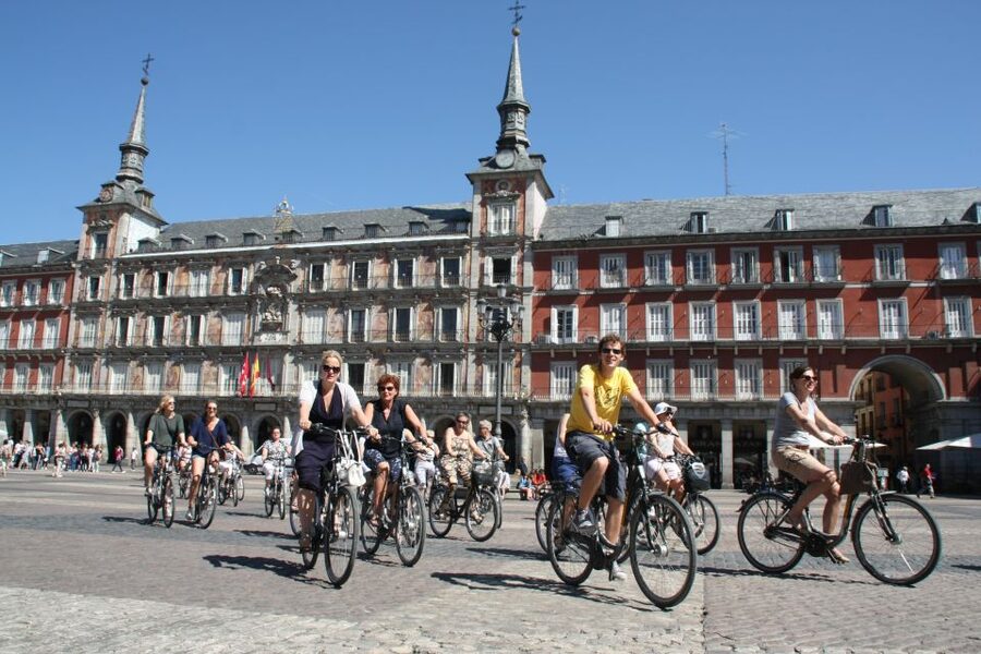 Top highlights of Madrid Bike Tour- 3hrs (e-bike optional) - Meeting at Trixi Shop by Puerta del Sol (and finding it quickly)