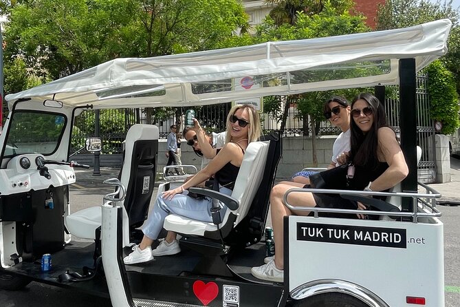 Tour en tuk-tuk electrico por MADRID MODERNO - Jerónimos, Casón del Buen Retiro, and the Prado zone planning boost