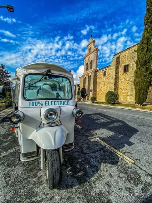 TOUR GUIADO EN TUK TUK POR AVILA 1 HORA - Why a tuk tuk works so well on Ávila’s walled streets